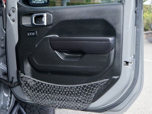 Used 2021 Jeep Wrangler Unlimited Sport image 40