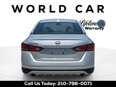 Used 2025 Nissan Altima 2.5 SV w/ SV Premium Package FWD image 4