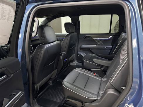 Certified 2026 GMC Acadia Denali w/ Super Cruise Package AWD/4WD image 13