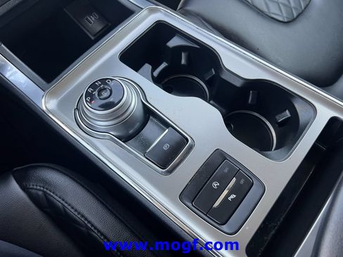 Certified 2024 Ford Edge Titanium AWD/4WD image 11