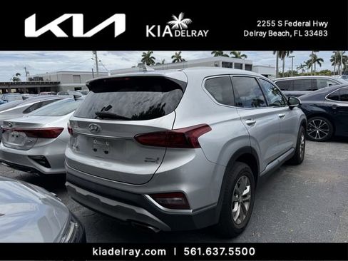 Used 2019 Hyundai Santa Fe SEL FWD image 2