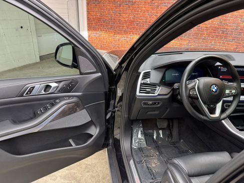 Certified 2023 BMW X5 xDrive40i w/ Executive Package image 9