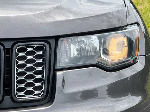 Used 2020 Jeep Grand Cherokee Altitude AWD/4WD image 5