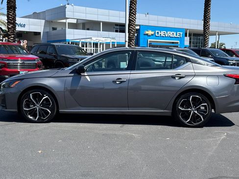 Used 2024 Nissan Altima 2.5 SR FWD image 6