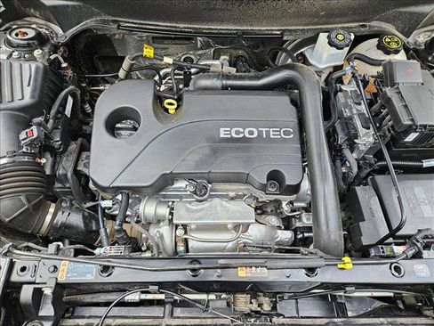 Used 2022 GMC Terrain AT4 image 21