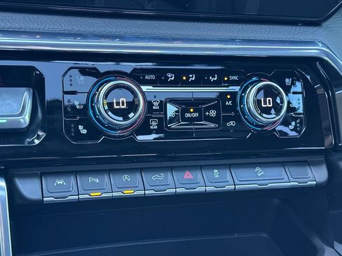 New 2026 GMC Sierra 1500 Denali w/ Technology Package AWD/4WD image 19