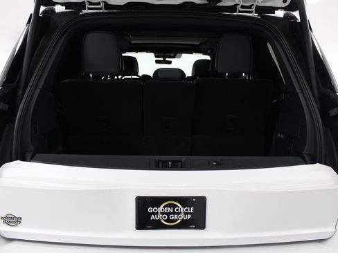 New 2025 Lincoln Navigator Reserve w/ Jet Appearance Package image 16