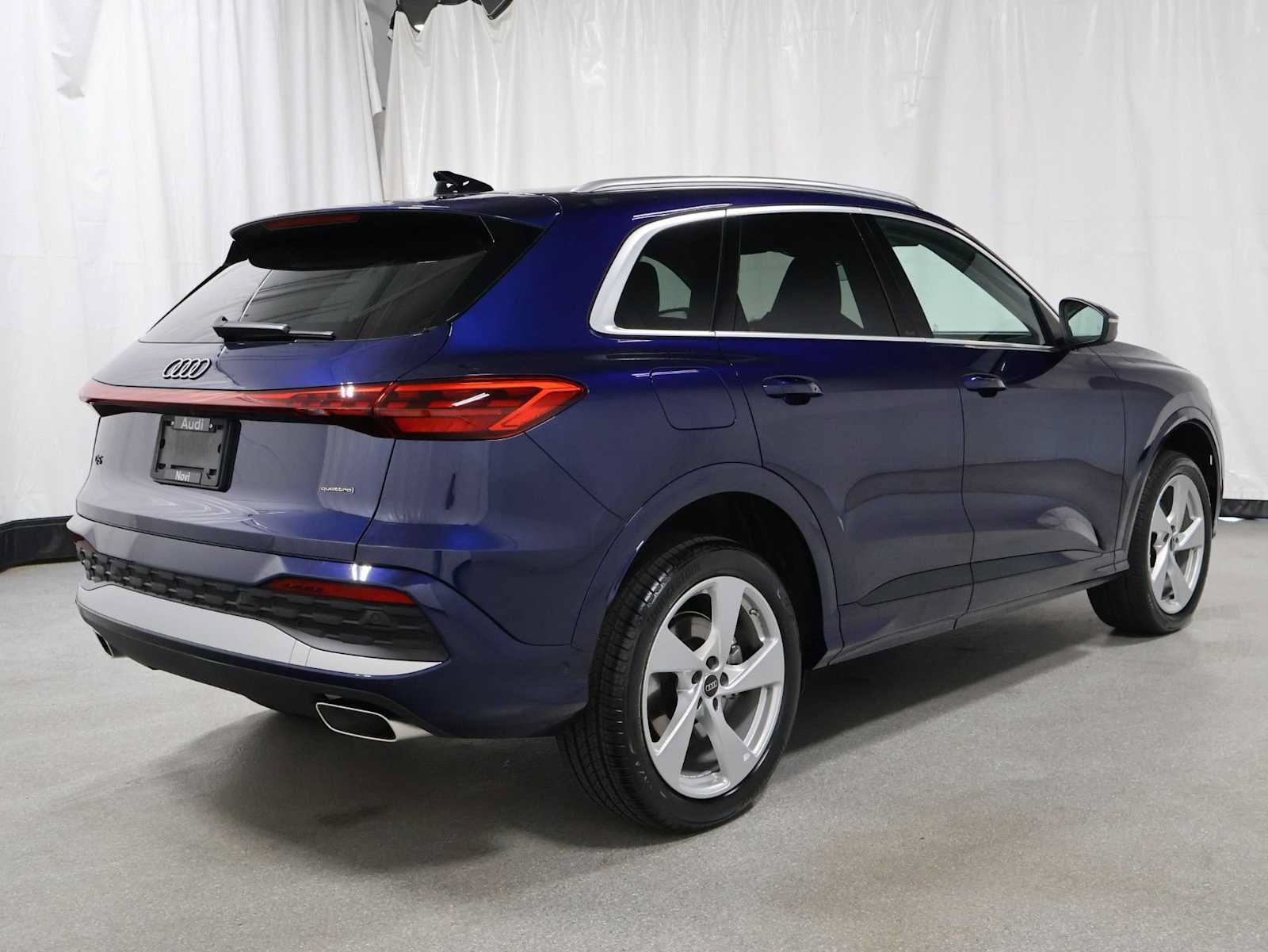 Certified 2025 Audi Q5 Premium Plus AWD/4WD image 9