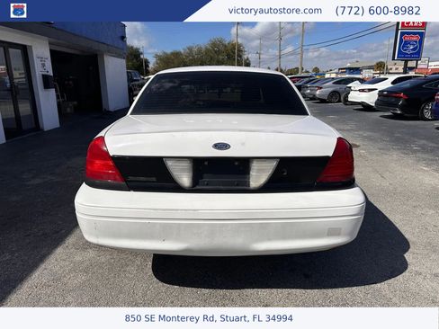 Used 2006 Ford Crown Victoria Police Interceptor image 6