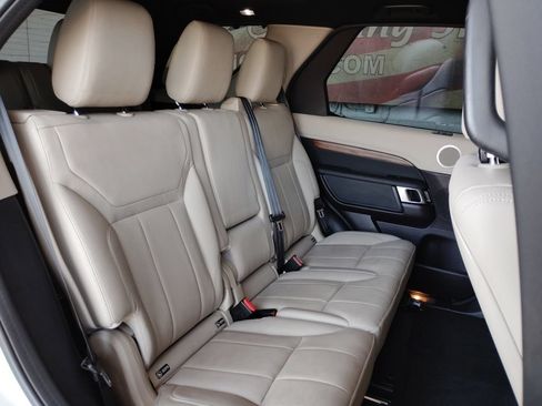 Used 2019 Land Rover Discovery HSE AWD/4WD image 18