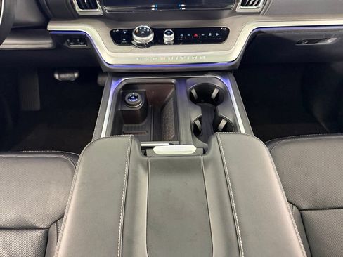 Used 2025 Ford Expedition Platinum AWD/4WD image 21