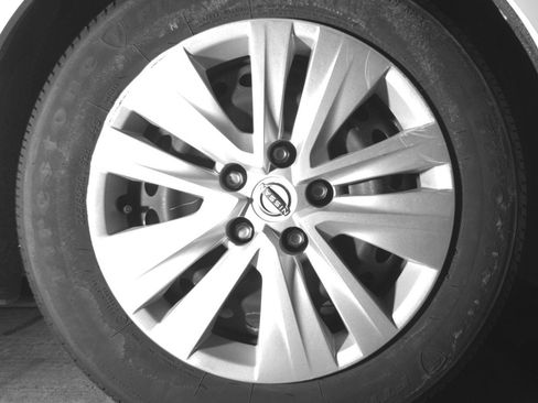 Used 2025 Nissan Sentra S image 13