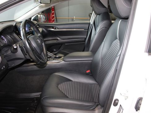 Used 2023 Toyota Camry SE FWD image 12