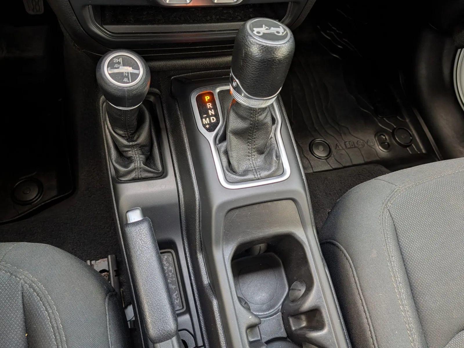 Used 2018 Jeep Wrangler Unlimited Sport S AWD/4WD image 26
