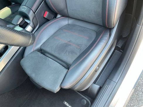 Used 2021 Mercedes-Benz GLB 250 4MATIC image 24