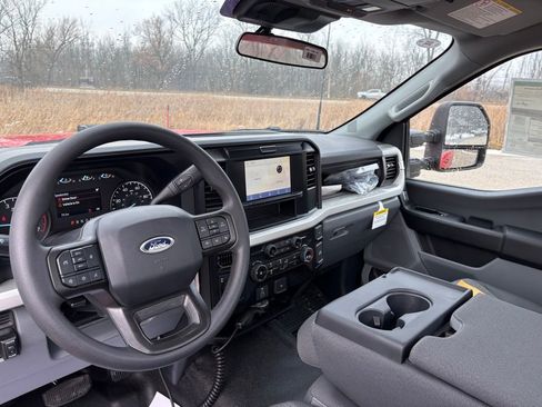 New 2025 Ford F250 XL w/ XL Chrome Package image 15