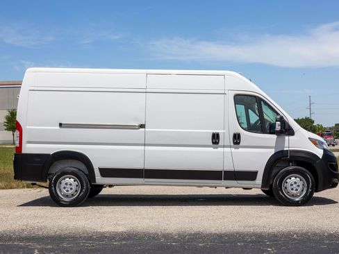Used 2023 RAM ProMaster 2500 FWD image 8