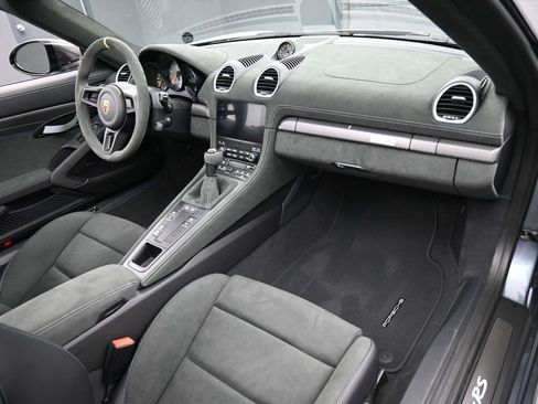 Certified 2025 Porsche 718 Boxster Spyder RS RWD image 27