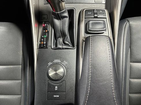 Used 2019 Lexus IS 350 F Sport w/ F Sport Package RWD image 29
