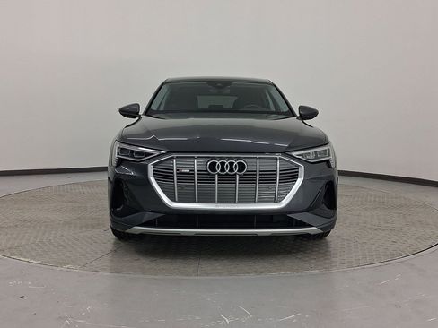 Used 2022 Audi e-tron Premium image 6