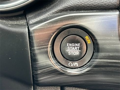 Used 2021 Jeep Grand Cherokee Freedom Edition image 30