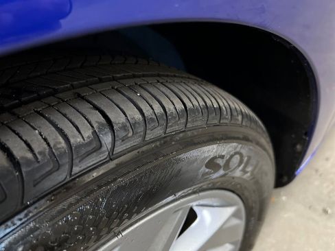 Used 2025 Hyundai Elantra Blue image 30