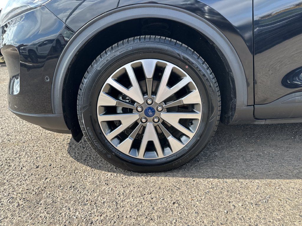 Used 2020 Ford Escape Titanium AWD/4WD image 16