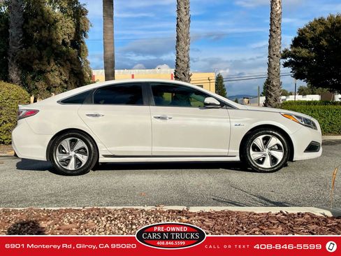 Used 2017 Hyundai Sonata Limited image 23