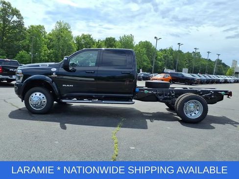New 2026 RAM 5500 4x4 Crew Cab w/ Laramie Trim Package image 4