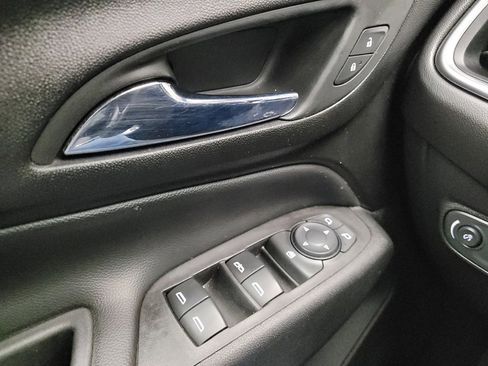 Used 2020 Chevrolet Equinox LT FWD image 27