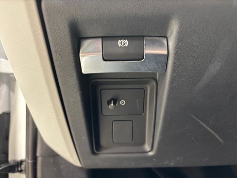 Used 2023 Land Rover Defender 130 S image 21