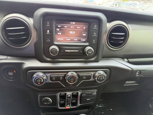 Used 2020 Jeep Gladiator Sport w/ Quick Order Package 24S AWD/4WD image 22