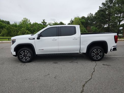 Used 2024 GMC Sierra 1500 AT4 w/ Technology Package AWD/4WD image 2
