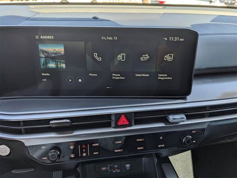 Certified 2025 Kia Sorento LX image 22