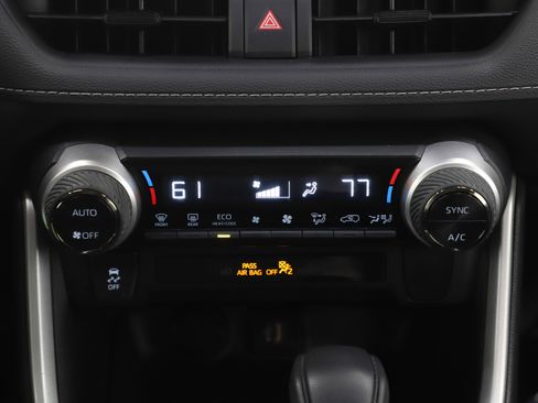 Used 2024 Toyota RAV4 LE image 17