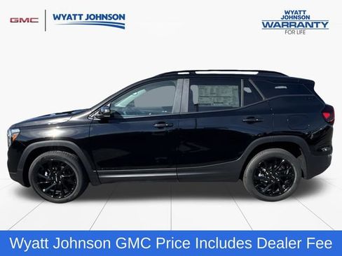 Used 2024 GMC Terrain SLE w/ Driver Convenience Package FWD image 2