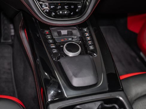 Used 2021 Aston Martin DBX AWD/4WD image 36