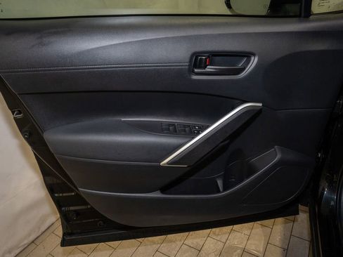 Certified 2022 Toyota Corolla Cross LE image 10