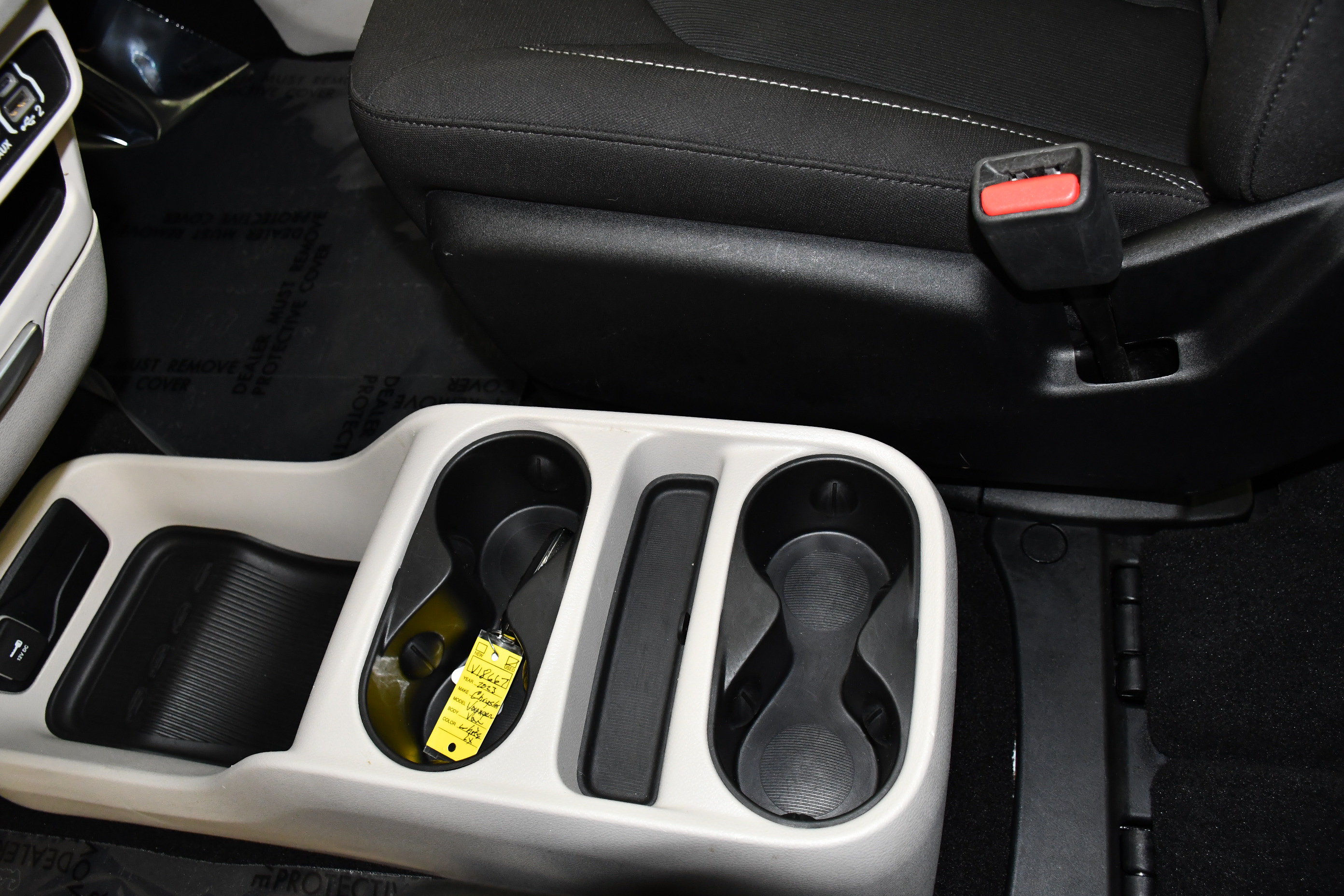 Used 2023 Chrysler Voyager LX FWD image 31