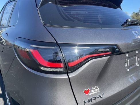 Certified 2025 Honda HR-V LX image 9