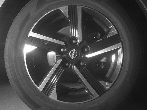 Used 2025 Nissan Sentra SV FWD image 16