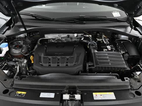 Used 2023 Volkswagen Tiguan SE R-Line image 30