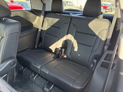 Used 2022 GMC Acadia AT4 w/ Technology Package image 15