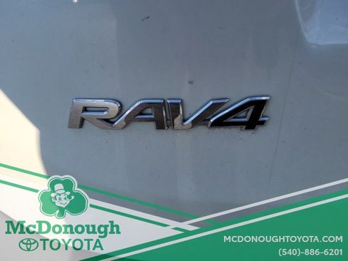 Used 2014 Toyota RAV4 Limited image 8