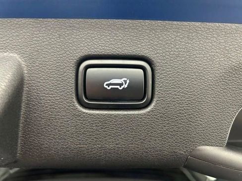 Used 2025 Kia Sportage EX w/ Premium Package image 23