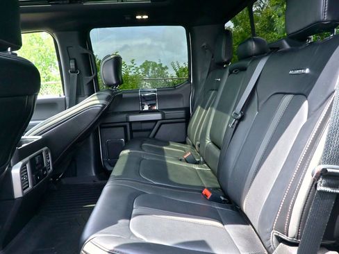 Used 2020 Ford F450 Platinum w/ FX4 Off-Road Package image 28