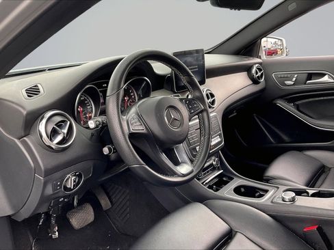 Used 2018 Mercedes-Benz GLA 250 image 14