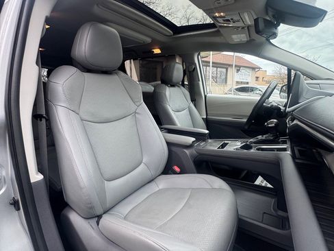 Used 2021 Toyota Sienna Limited image 28