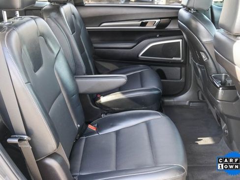 Used 2022 Kia Telluride S image 19