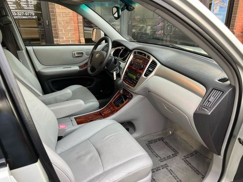 Used 2004 Toyota Highlander 4WD V6 image 19